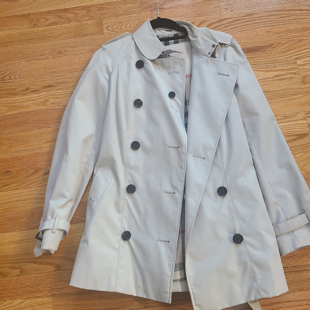 Burberry Trench/Raincoat